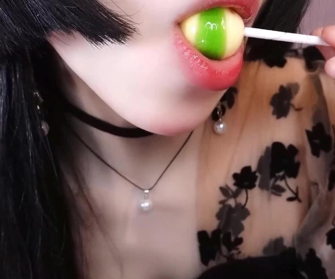 2f97ad5fea8424a5d0e413211ce54940.jpg B站小羊喵 舰长福利视频【嗷呜~吃掉你】