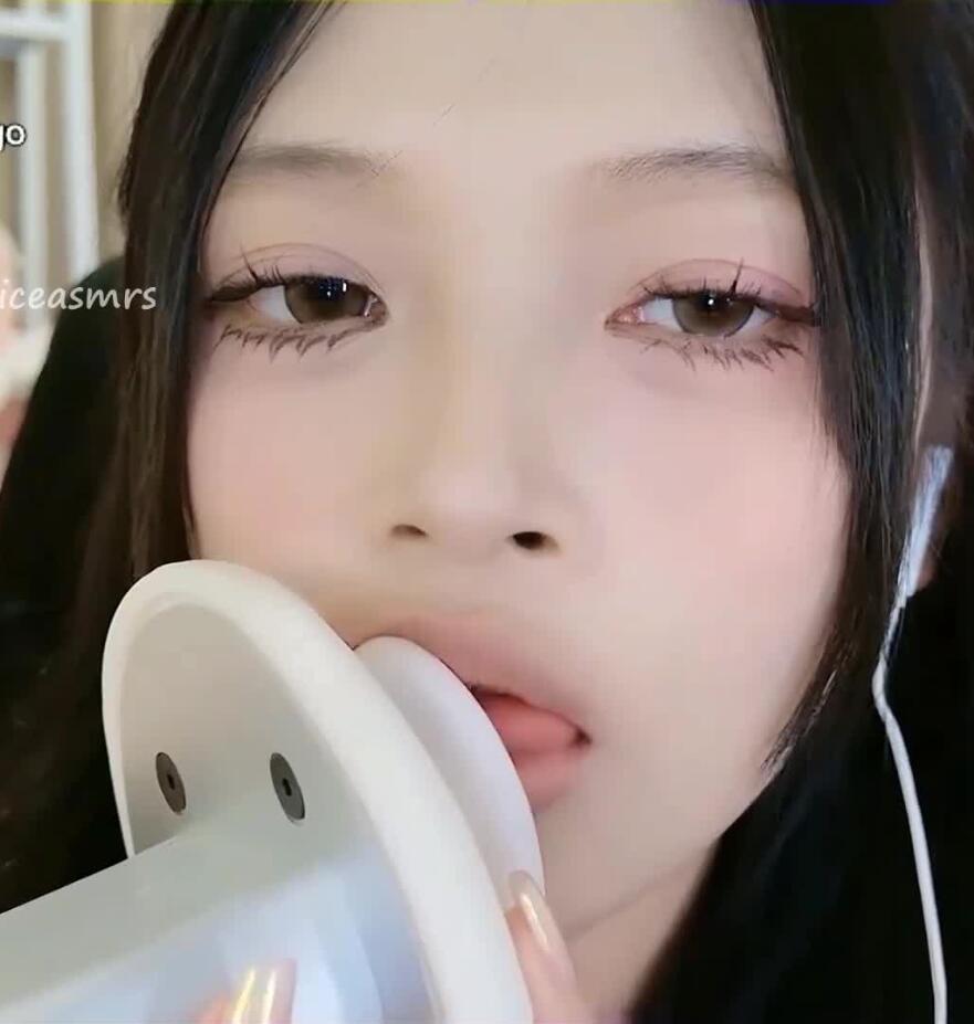辣不辣Hyo 爱发电最新ASMR 舔耳吹气